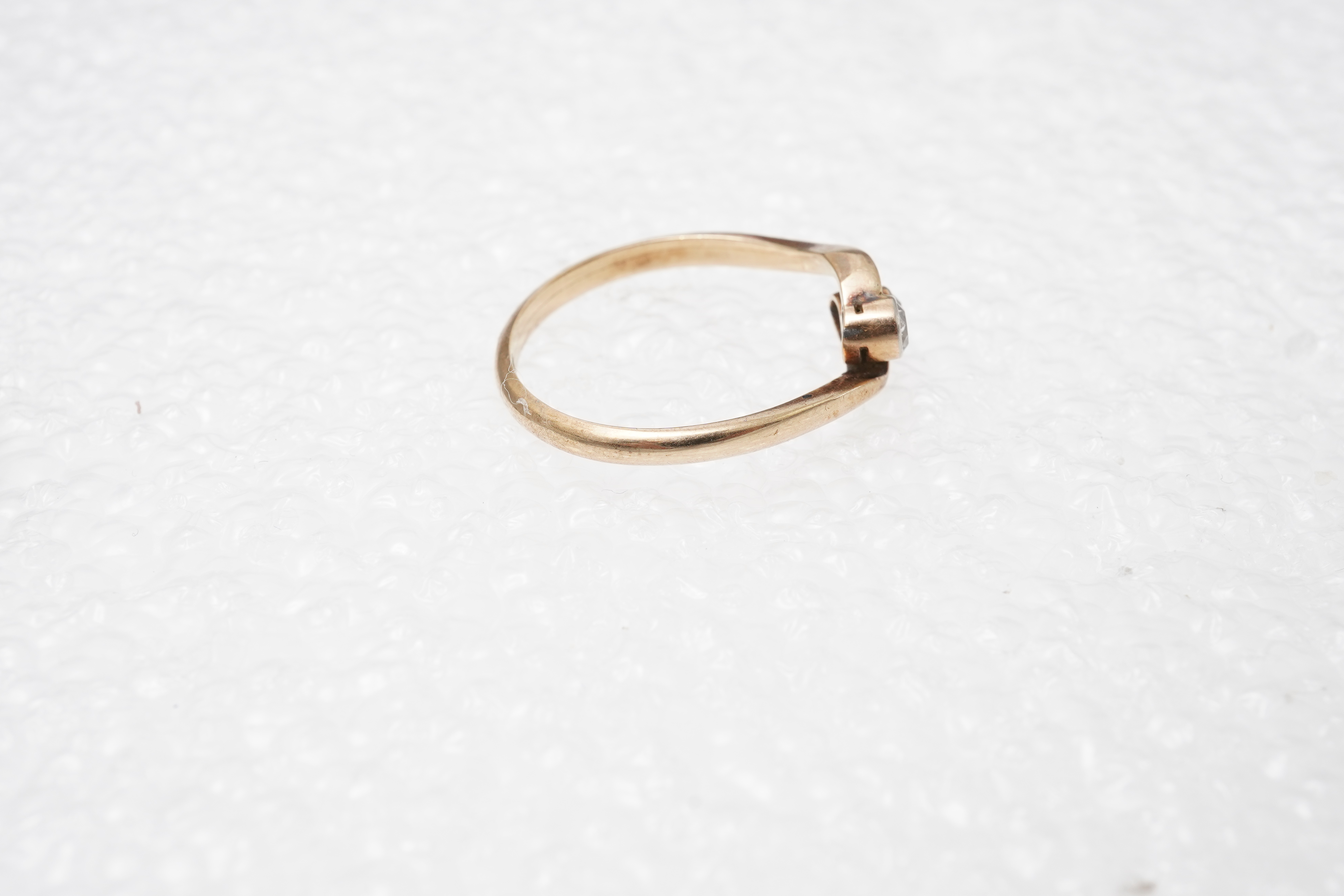 A diamond 'toi-et-moi' ring, early 20th century